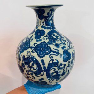 Rare Vintage 1970s Porcelain Chinese Vase Home decor